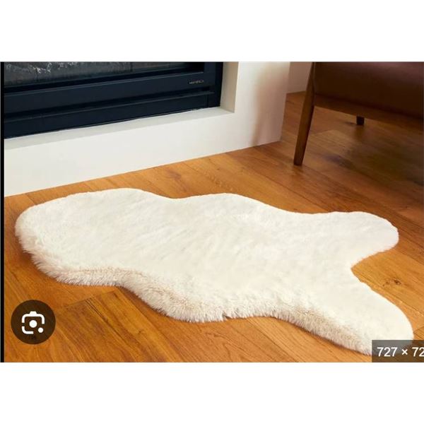 Mon Chateau Luxe Faux Fur Rug, 24 in x 39 in, 60 cm x 99 cm