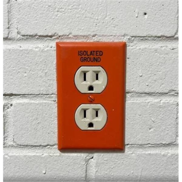 Cooper Nylon Wallplate, Standard, Orange, Isolated Ground - 100 countÂ