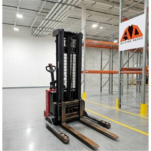 Raymond RSS40 Electric Walkie Rider Pallet Stacker (Model RSS-08-03546)