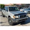 Image 2 : TOYT TACOMA 2002 O/S TITLE 2 DAYS