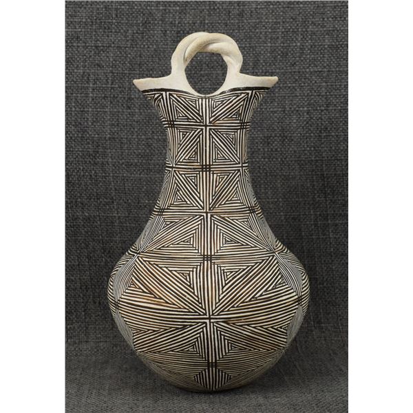 ACOMA POTTERY WEDDING VASE (LENO)