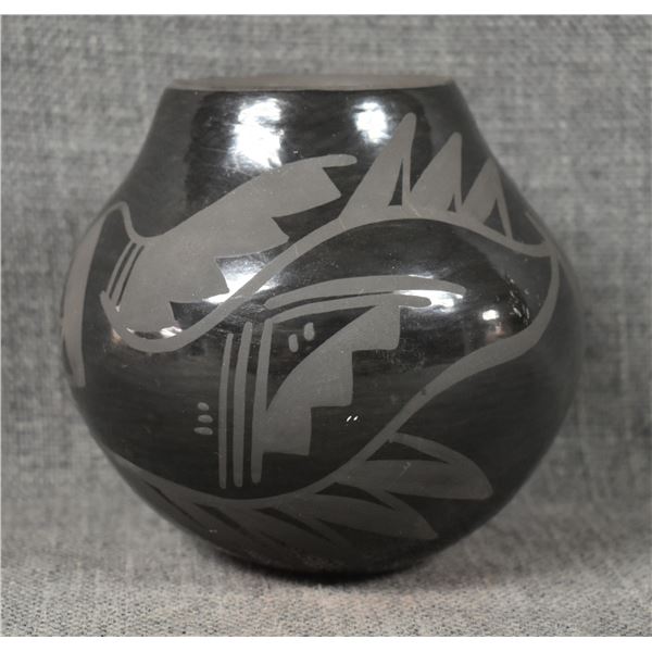 SANTA CLARA POTTERY JAR (BIRDELL)