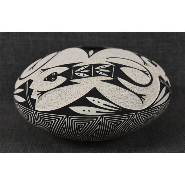 ACOMA CERAMIC SEED JAR (M PATRICIO)