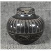 Image 1 : SANTA CLARA MINIATURE POTTERY JAR (DOLORES CURRAN)
