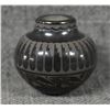 Image 2 : SANTA CLARA MINIATURE POTTERY JAR (DOLORES CURRAN)