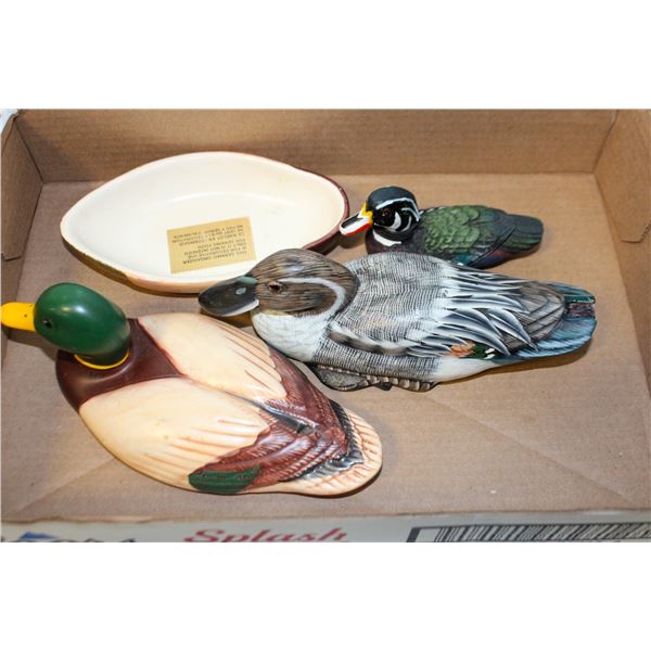 WOOD & CERAMIC DUCKS
