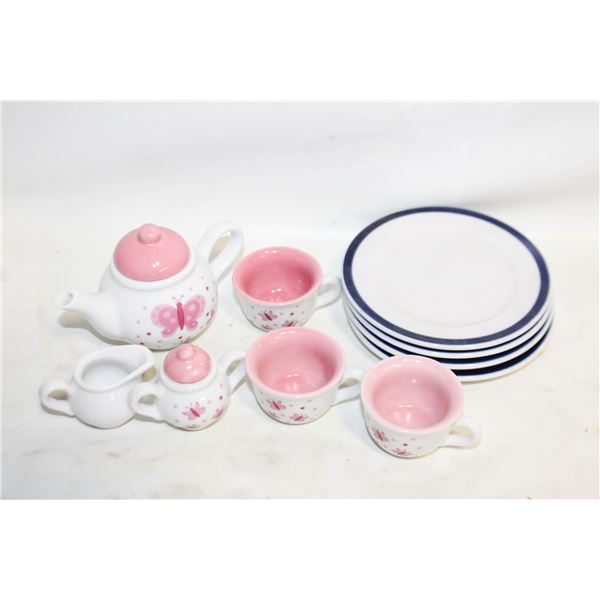 CHILDREN'S BUTTERFLY MINIATURE TEA SET
