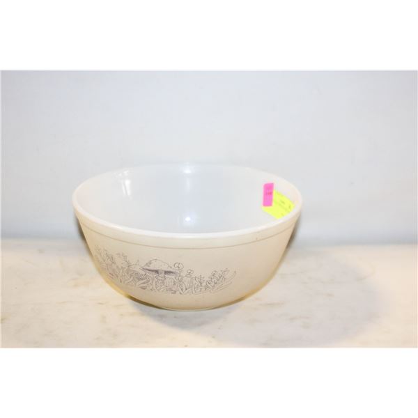 VINTAGE MUSHROOM PYREX BOWL
