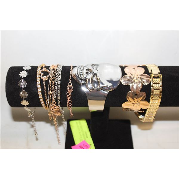 NEW JEWELRY ORGANIZER WITH 10 BRACELETS ,WATCH AND