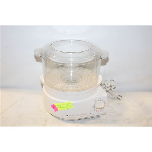 BLACK & DECKER STEAMER