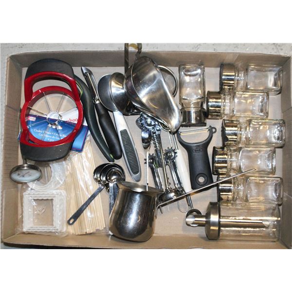 KITCHEN ITEMS ASSORTED ALL TOGETHER