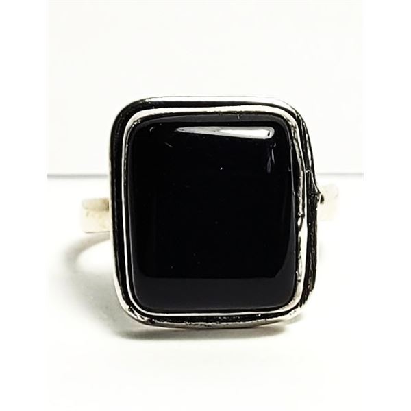 19) RECTANGULAR CUT NATURAL BLACK