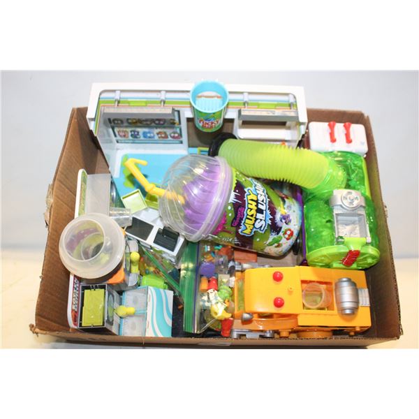 OVER 65 PCS "THE GROSSERY GANG" YUCKY MART