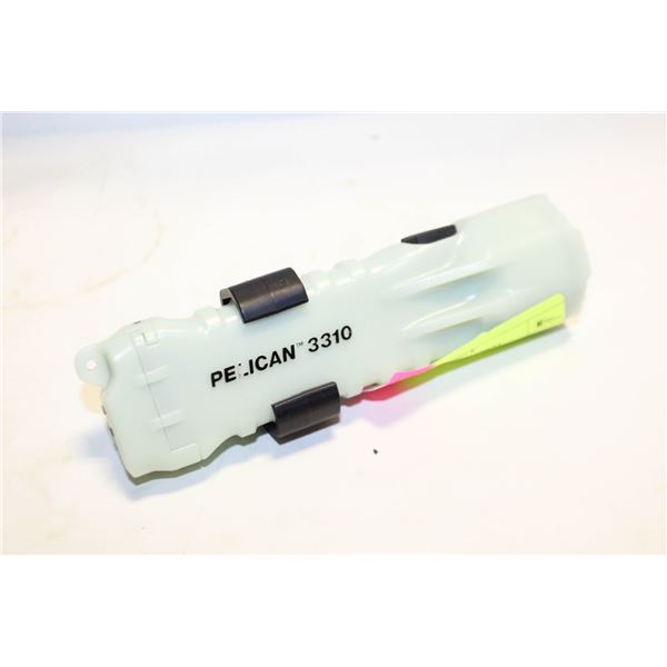 PELICAN 3310PL FLASHLIGHT