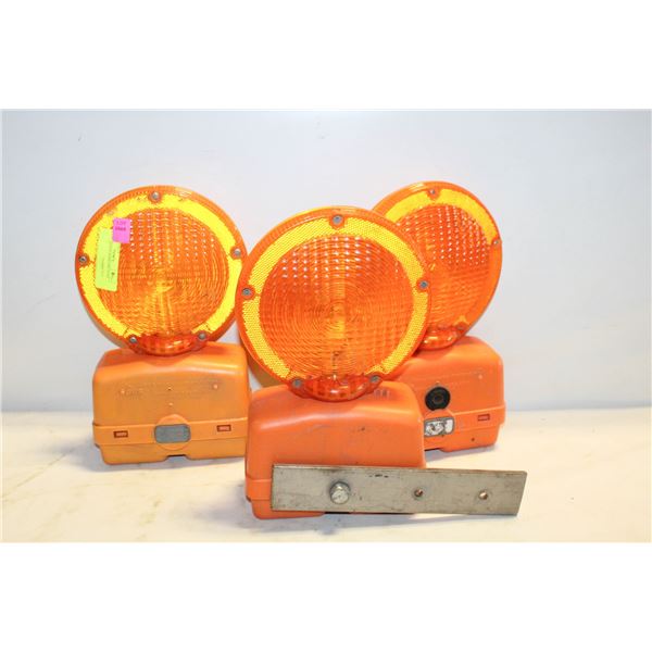 FLAT OF AMBER BARICADE LIGHTS