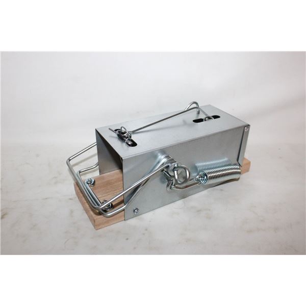 SQUIRREL TRAP INDOOR AND OUTDOOR