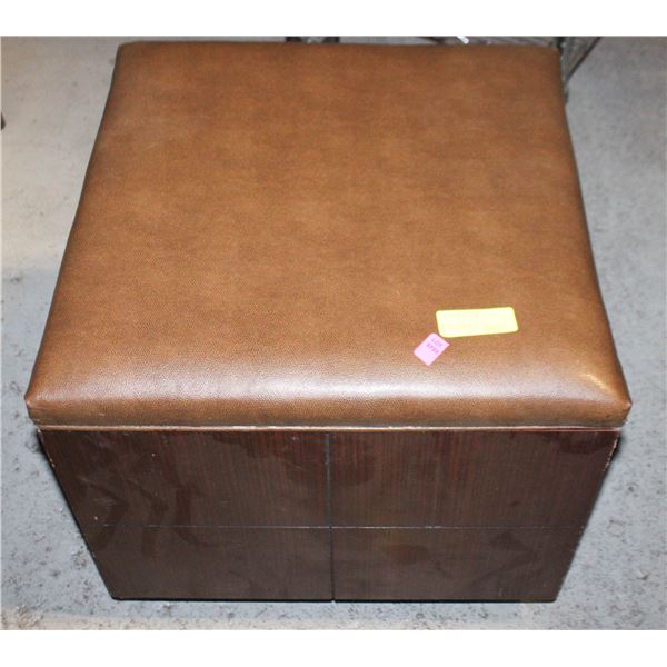 ROLLING LEATHERETTE TOP STORAGE OTTOMAN