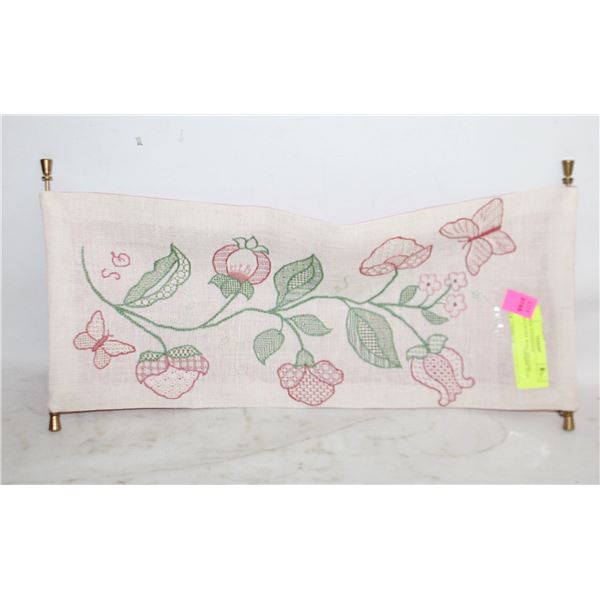 VINTAGE HANDMADE NEEDLEWORK WALL HANGING