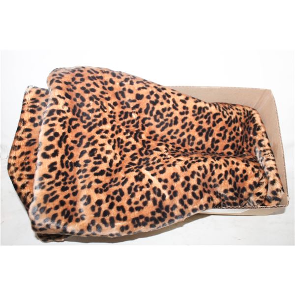 1/4" THICK LEOPARD PATTERN MATERIAL 5' X 4'