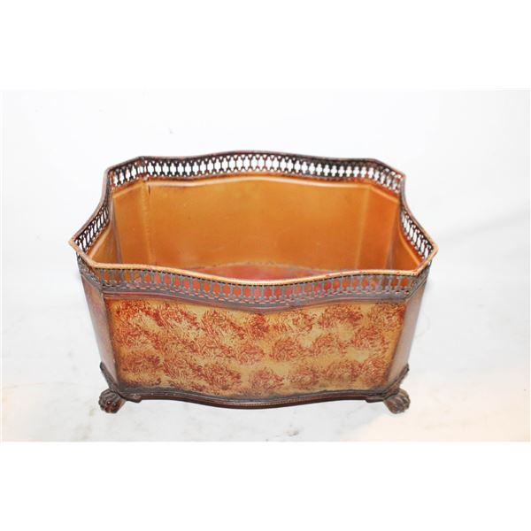 VINTAGE FRENCH PLANTERN