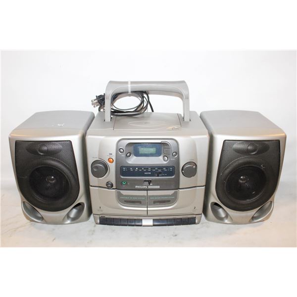 PHILIPS MAGNAVOX CD CASSETTE PORTABLE
