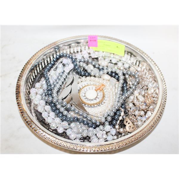 VINTAGE JEWELRY IN SILVER-PLATED