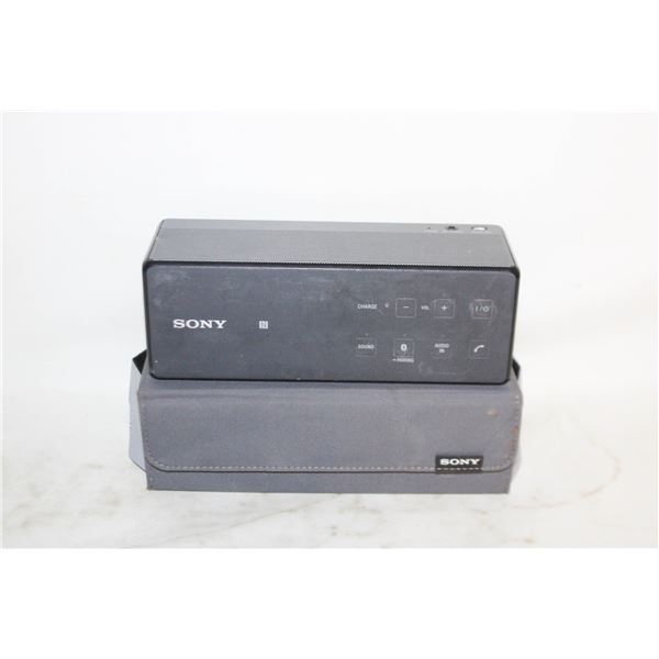 SONY SRS-X3 BLUETOOTH SPEAKER WITH CASE