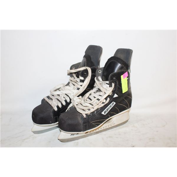 PAIR CCM HOCKEY SKATES SIZE 9
