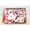 Image 1 : 2 AUTHENTIC MICKEY & MINNIE APRONS & MORE