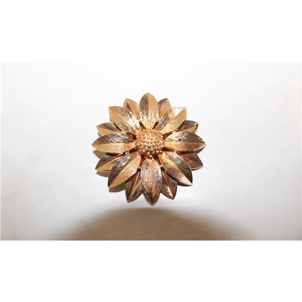 BRUSHED GOLD DAISY BY SARAH COVENTRY C.1960’S