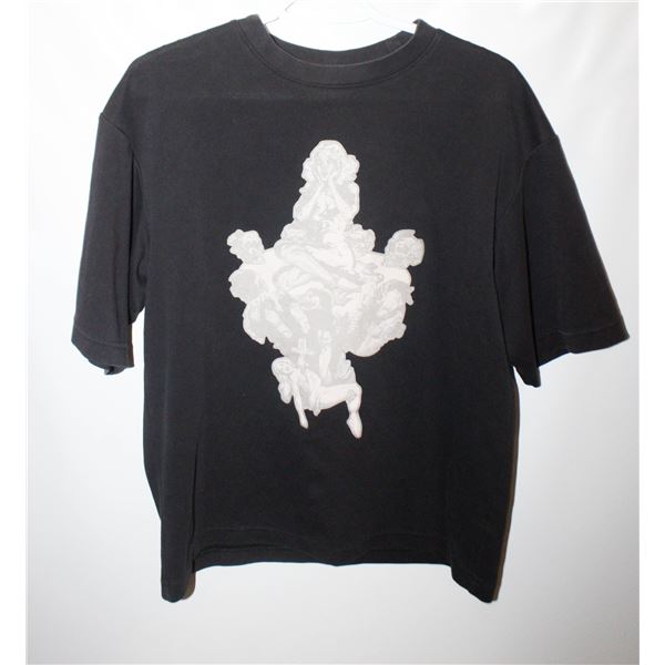 UNIQLO MEDIUM HANDS OF DOOM GOTH ART