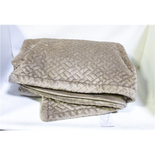 REVOLUTION HOME DECOR THROW BLANKET GREY 60 X 70"