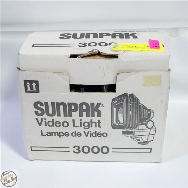 SUNPAK PLUG IN VIDEO LIGHT