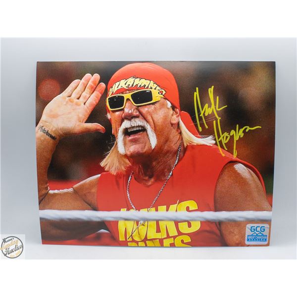HULK HOGAN. SIGNED PHOTO W/COA