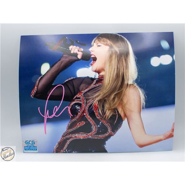 TAYLOR SWIFT SIGNED PHOTO W/COA