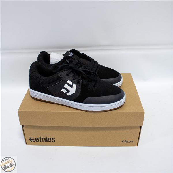 NEW ETNIES MARANA SIZE 3