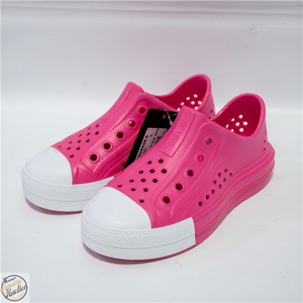NEW CONVERSE PINK SLIP-ON SIZE 2