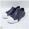 Image 1 : NEW CONVERSE NAVY SLIP-ON SIZE 4