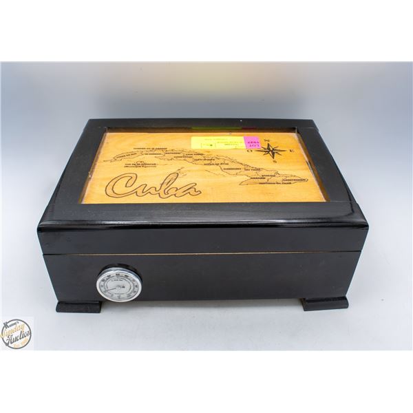 WOODEN CIGAR HUMIDOR