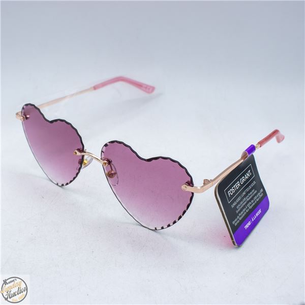 PAIR OF NEW FOSTER GRANT SUNGLASSES