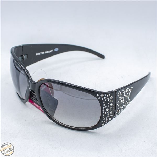 PAIR OF NEW FOSTER GRANT SUNGLASSES