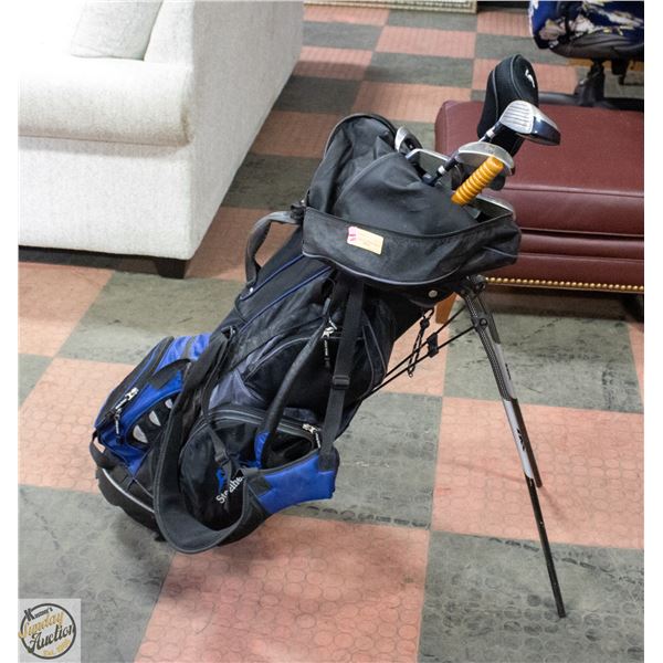 SET OF EXD RIGHT HANDED CLUBS IN CADDY