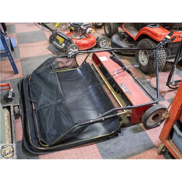 YARD COMMANDER 42" YARD SWEEPER WITH BAG