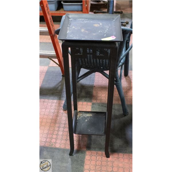 2 TIER METAL PLANT STAND H-35.75"