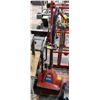 Image 1 : TORO POWER SHOVEL