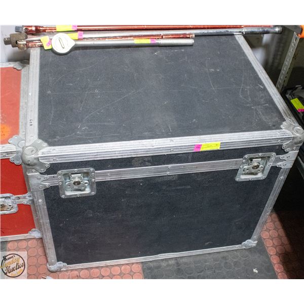 DURABLE SHIPPING CASE: H 23" W 24" L 30"