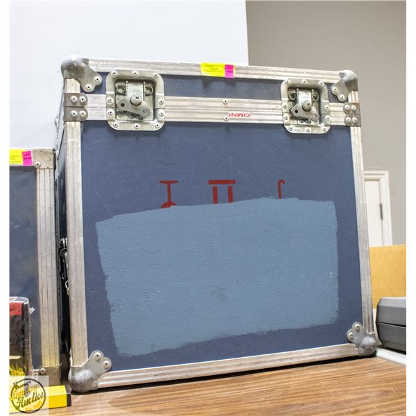 DURABLE SHIPPING CASE: H 22" W 18" L 22"