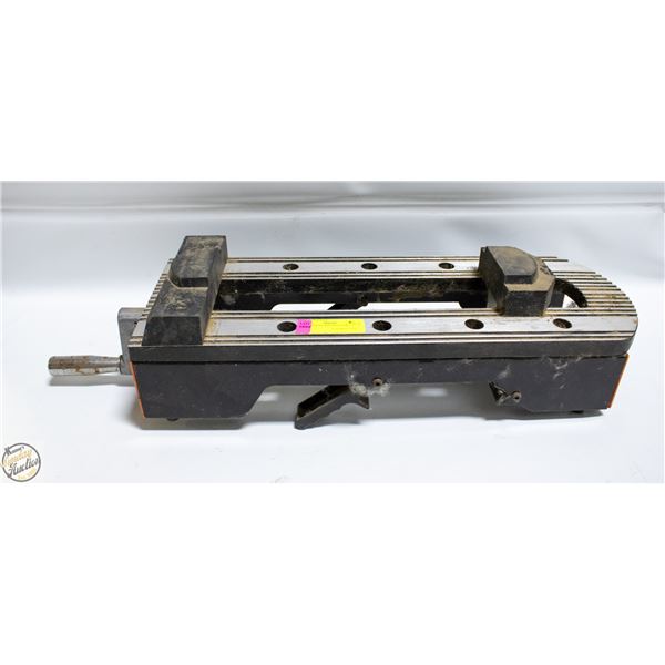 HEAVY DUTY MACHINE VISE