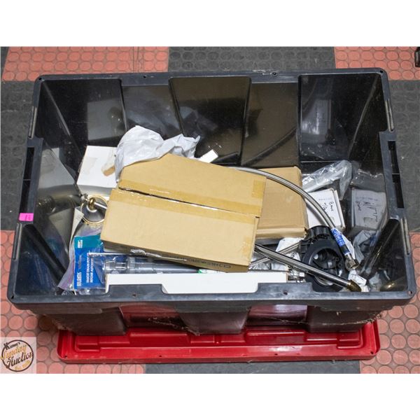 PLASTIC HEAVY DUTY TOTE OF BATHROOM FIXTURES