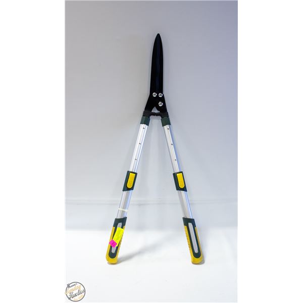 NEW NO TAGS EXTENDABLE HD HEDGE SHEARS